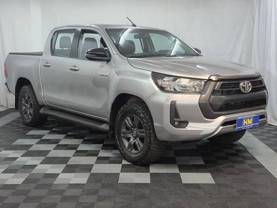TOYOTA HILUX 2.8 D-4D TURBO DIESEL CD SR 4X4 AUTOMÁTICO